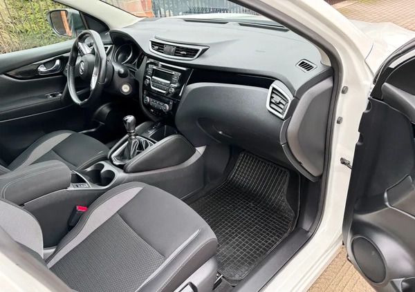 Nissan Qashqai cena 72900 przebieg: 31149, rok produkcji 2018 z Sieraków małe 352